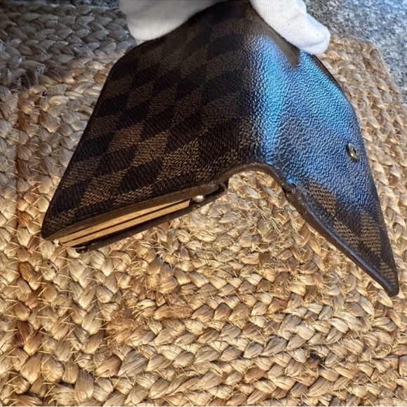 Louis Vuitton
Vintage 1999 French Purse damier pattern wallet preloved - Picture 8 of 13